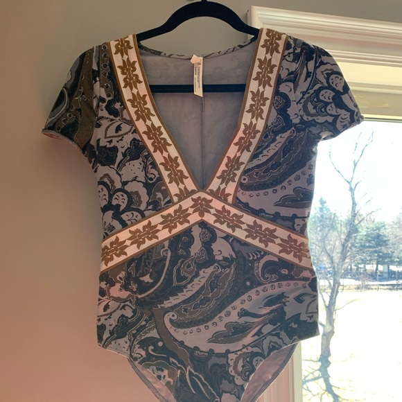 - FREE PEOPLE BOHO BODYSUIT - - Picture 1 of 5